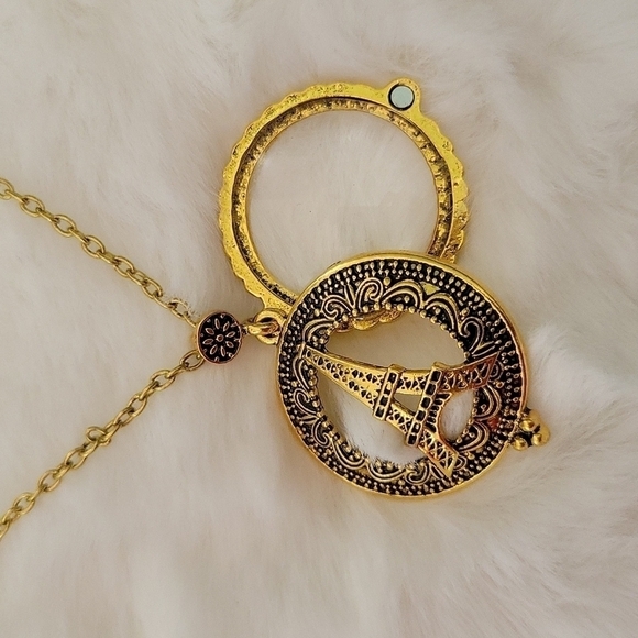 Eiffel Tower Pendant With Magnifying Glass And Long Necklece. - Picture 8 of 9